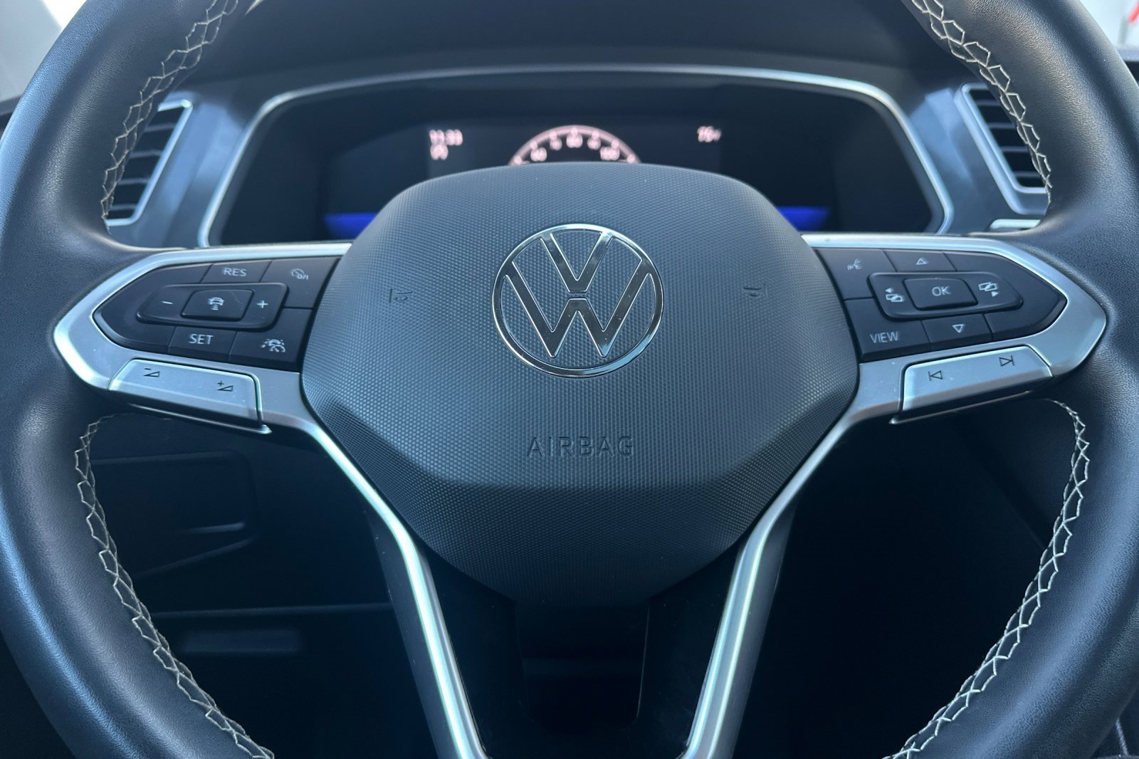 Used 2022 Volkswagen Tiguan SE image 25