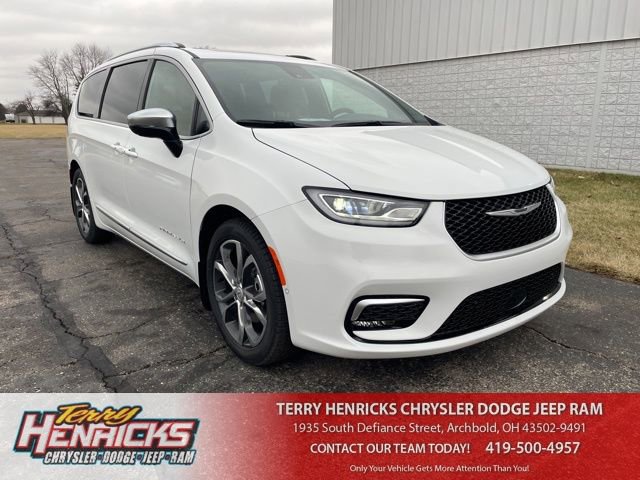 New 2026 Chrysler Pacifica Pinnacle FWD image 1