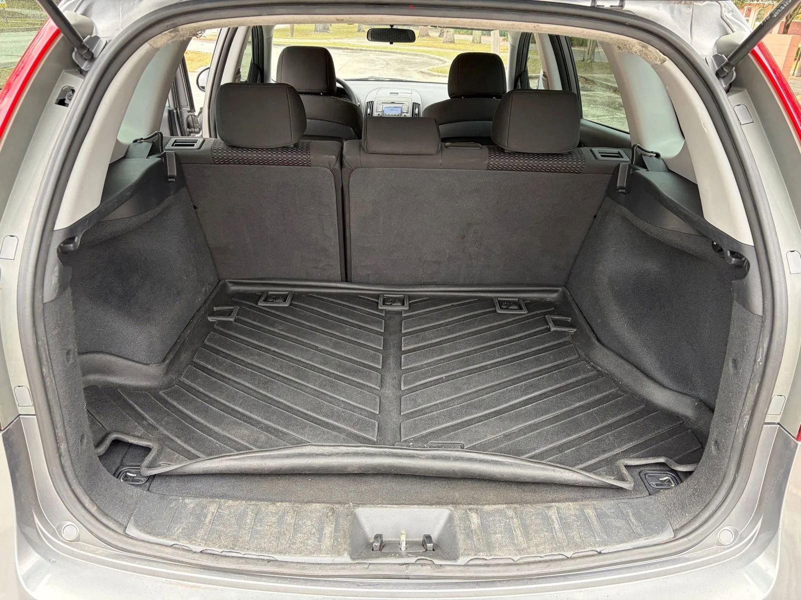 Used 2012 Hyundai Elantra GLS image 17