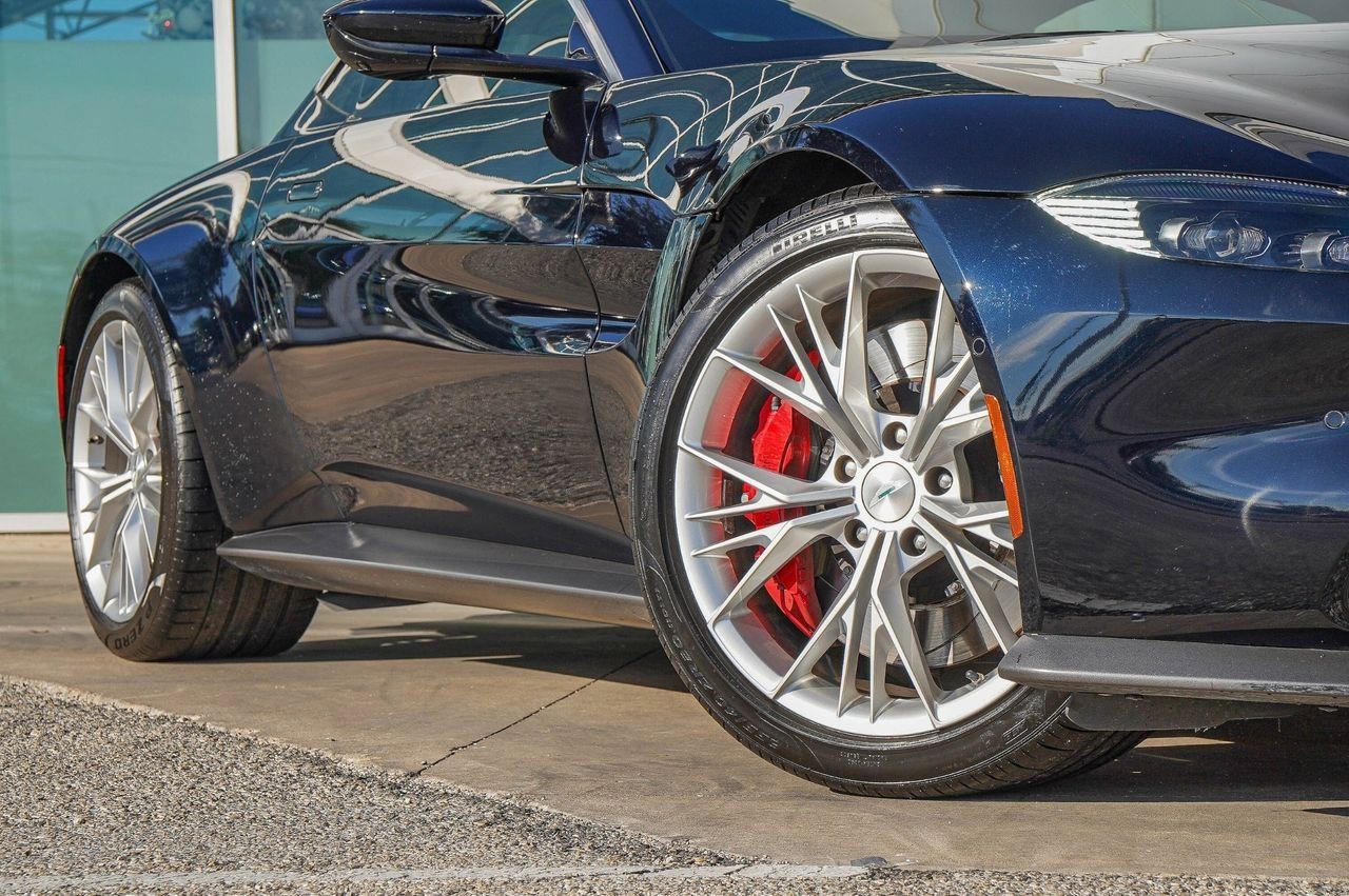 Used 2022 Aston Martin V8 Vantage Coupe image 2