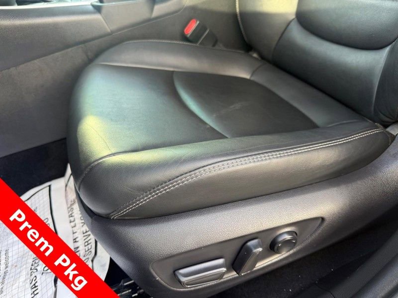 Used 2022 Toyota RAV4 XLE Premium w/ Carpet Mat Package (TMS) image 25