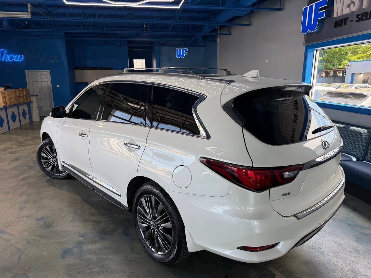 Used 2019 INFINITI QX60 Luxe w/ Limited Package AWD/4WD image 7