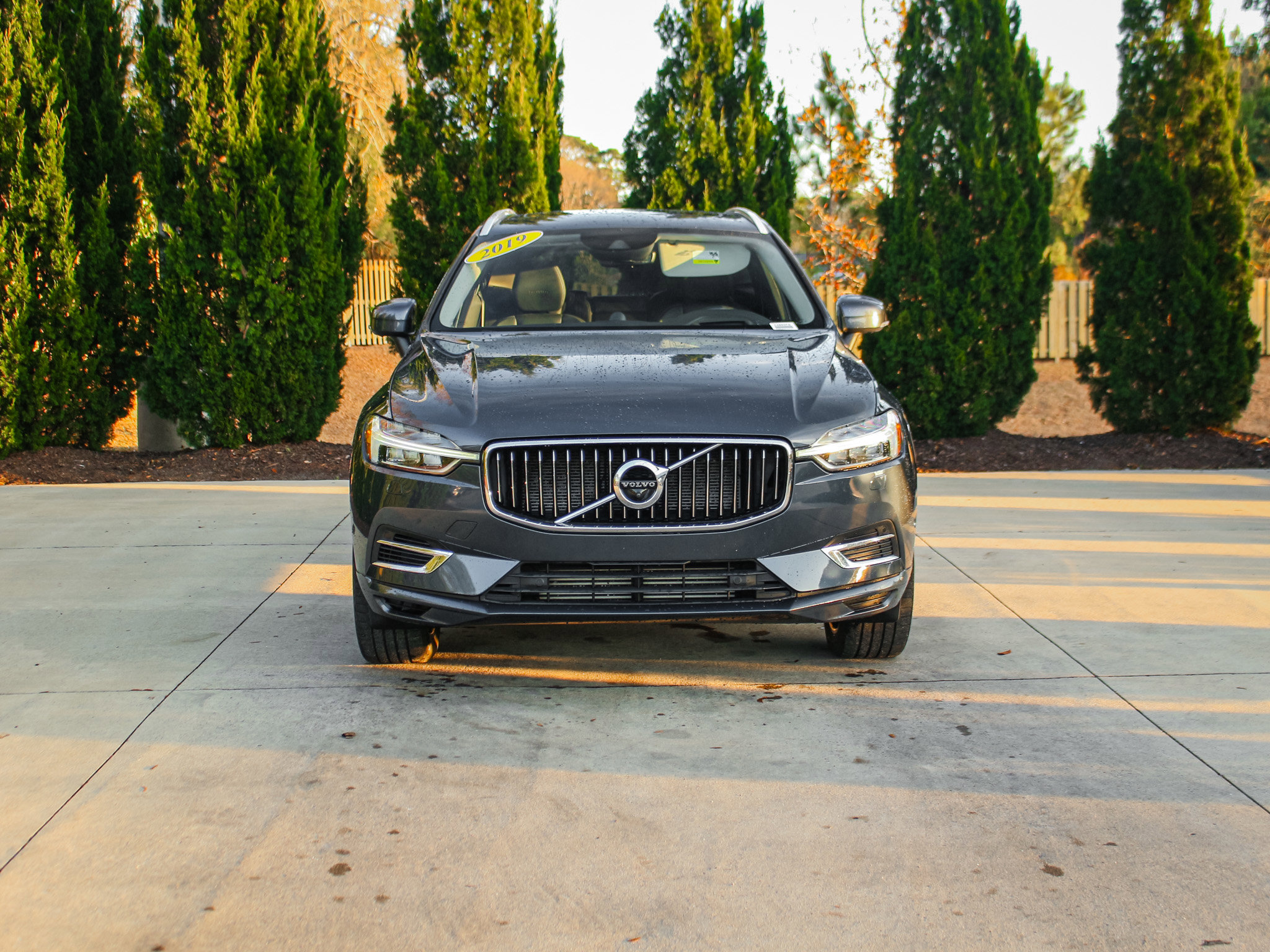 Used 2019 Volvo XC60 T8 Inscription w/ Advanced Package AWD/4WD image 3