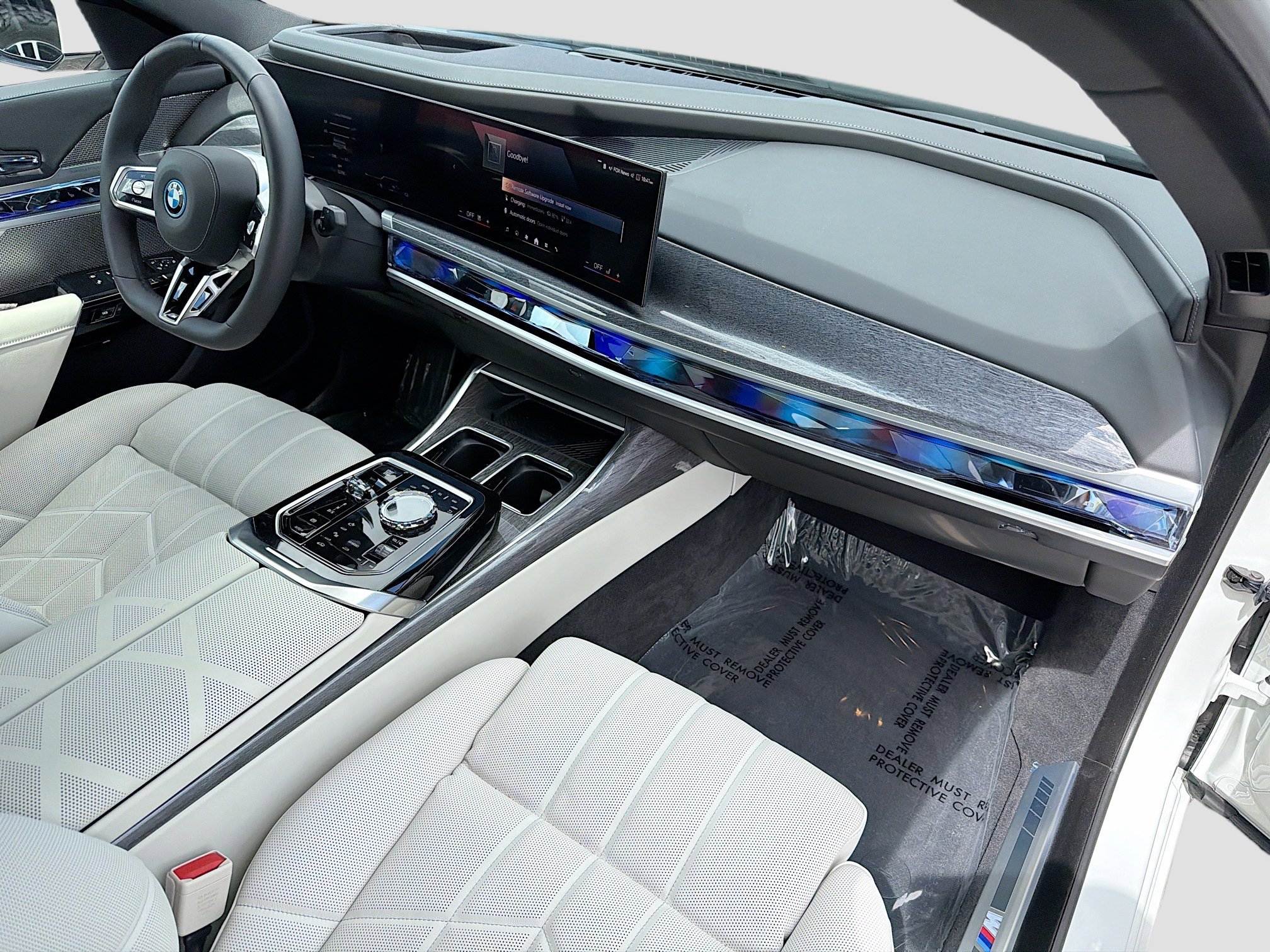Used 2025 BMW 750e xDrive w/ Executive Package image 14