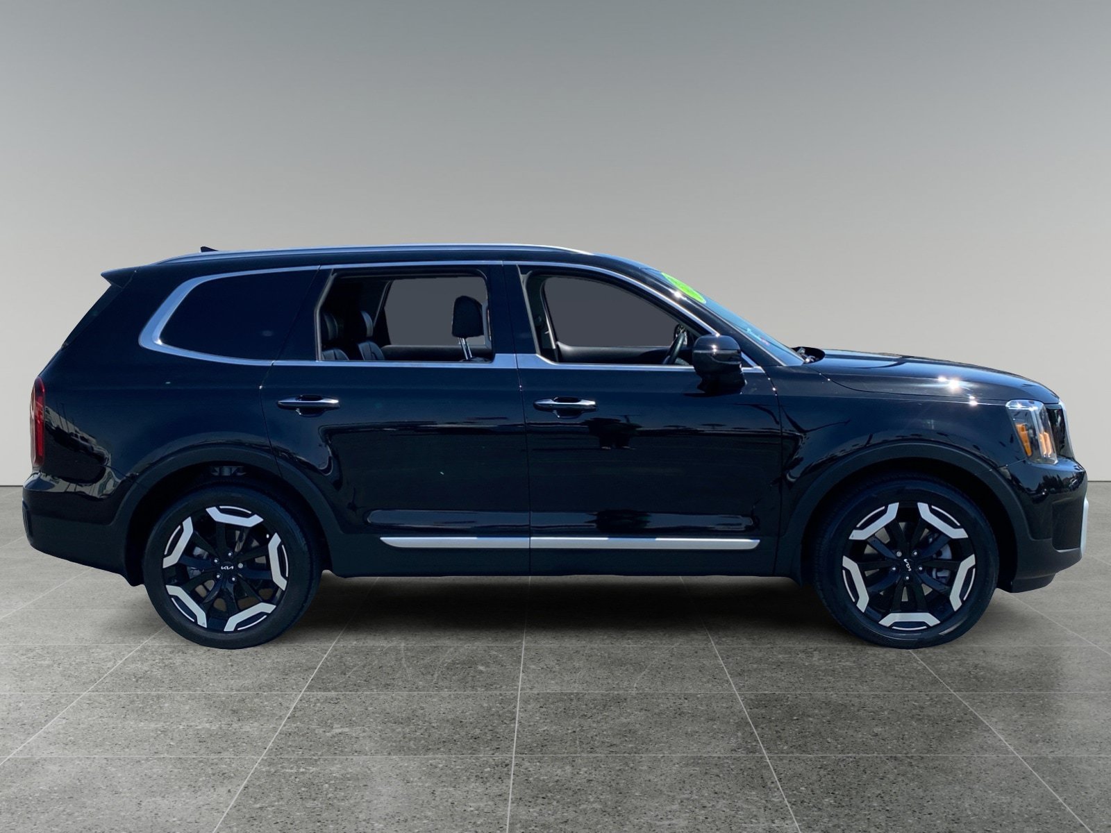 Used 2024 Kia Telluride S w/ S Sunroof Package FWD image 6