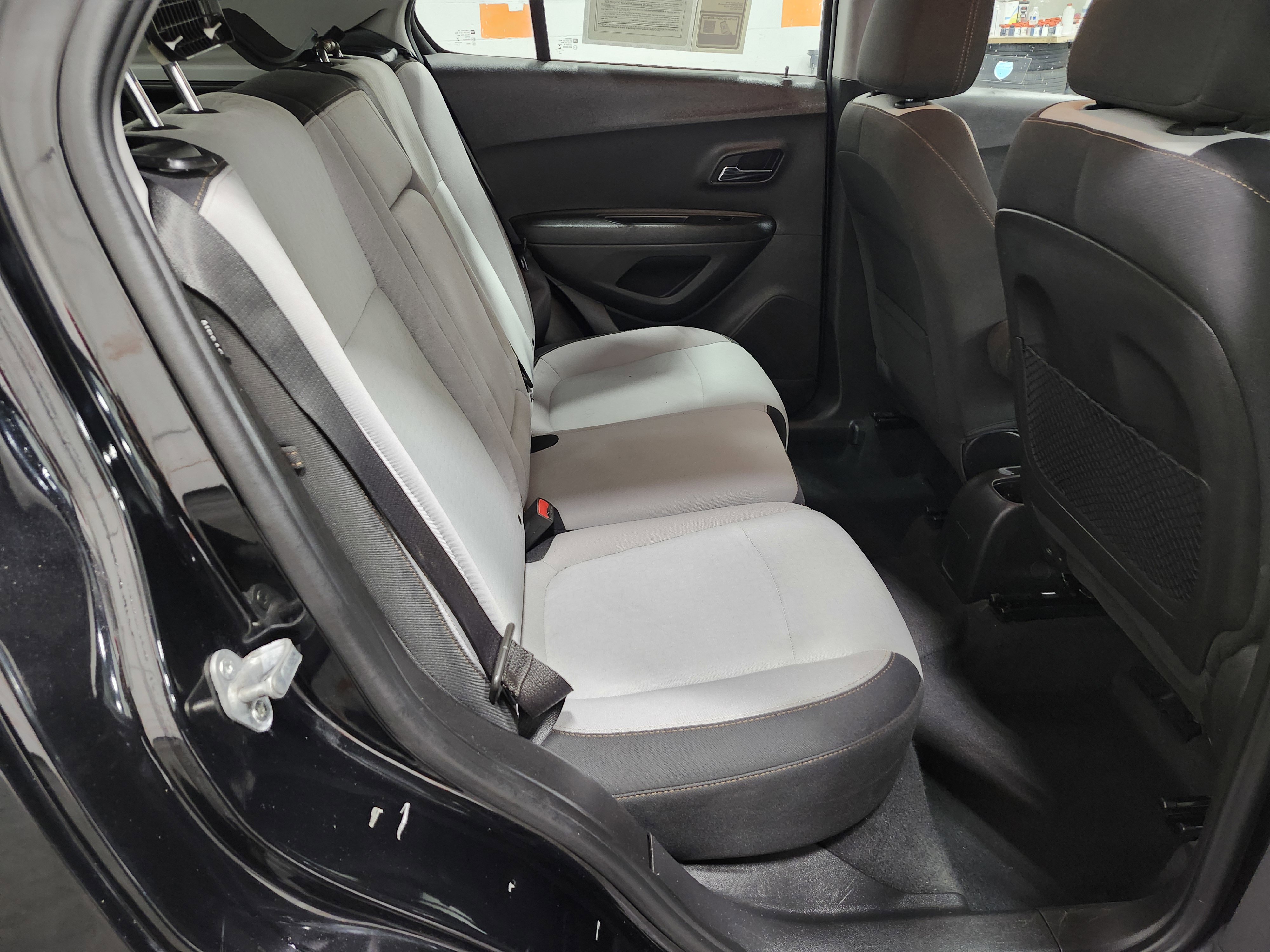 Used 2020 Chevrolet Trax LS FWD image 17