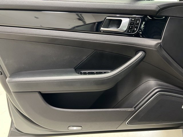 Used 2019 Porsche Panamera image 14