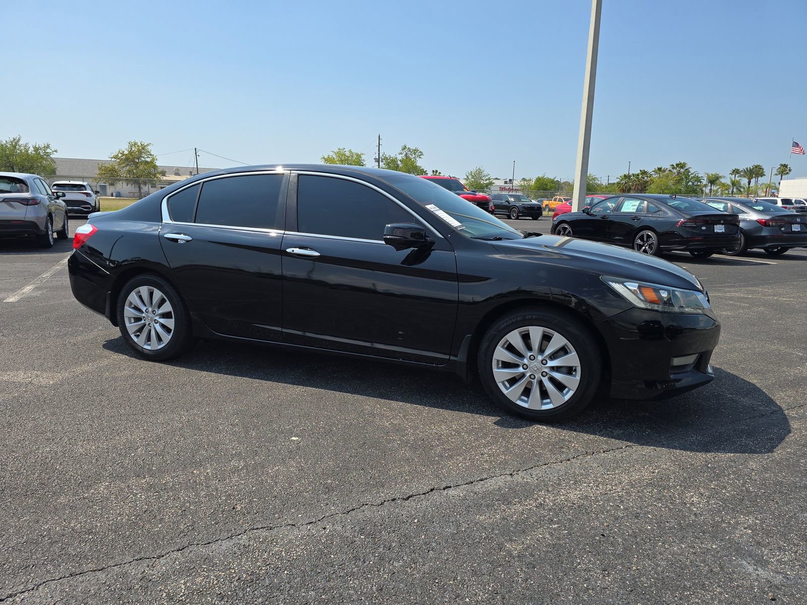 Used 2015 Honda Accord EX-L image 2