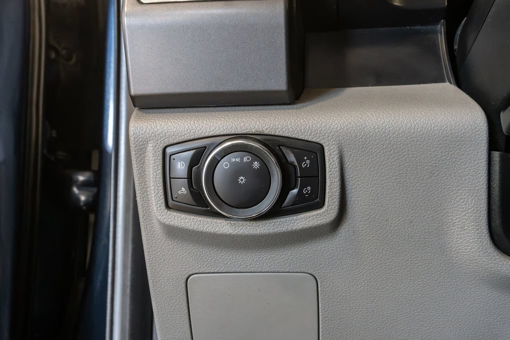 Used 2015 Ford F150 XLT AWD/4WD image 13