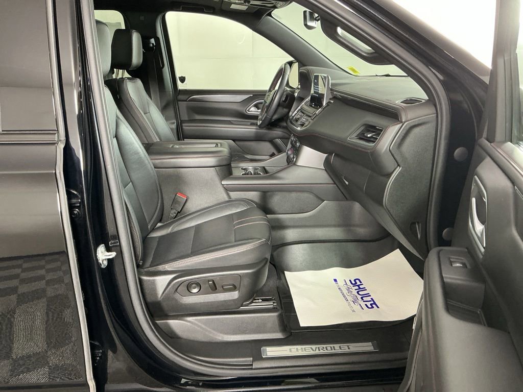 Used 2021 Chevrolet Suburban RST w/ Rear Media and Nav Package AWD/4WD image 6