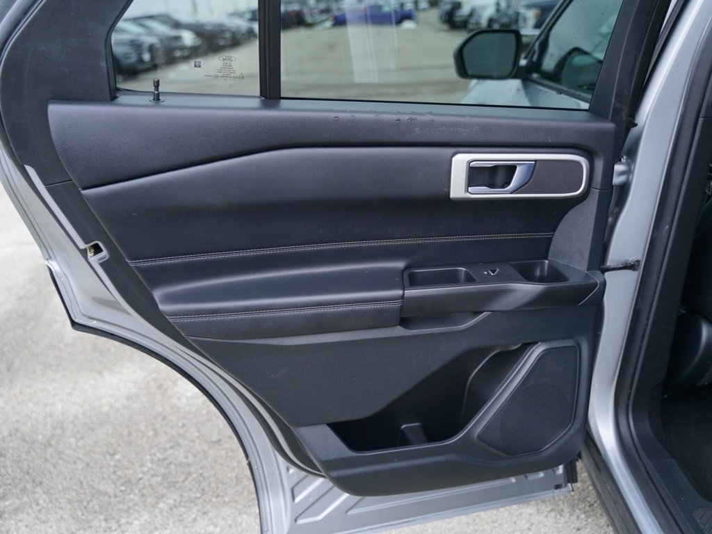 Used 2020 Ford Explorer XLT w/ Equipment Group 202A image 25