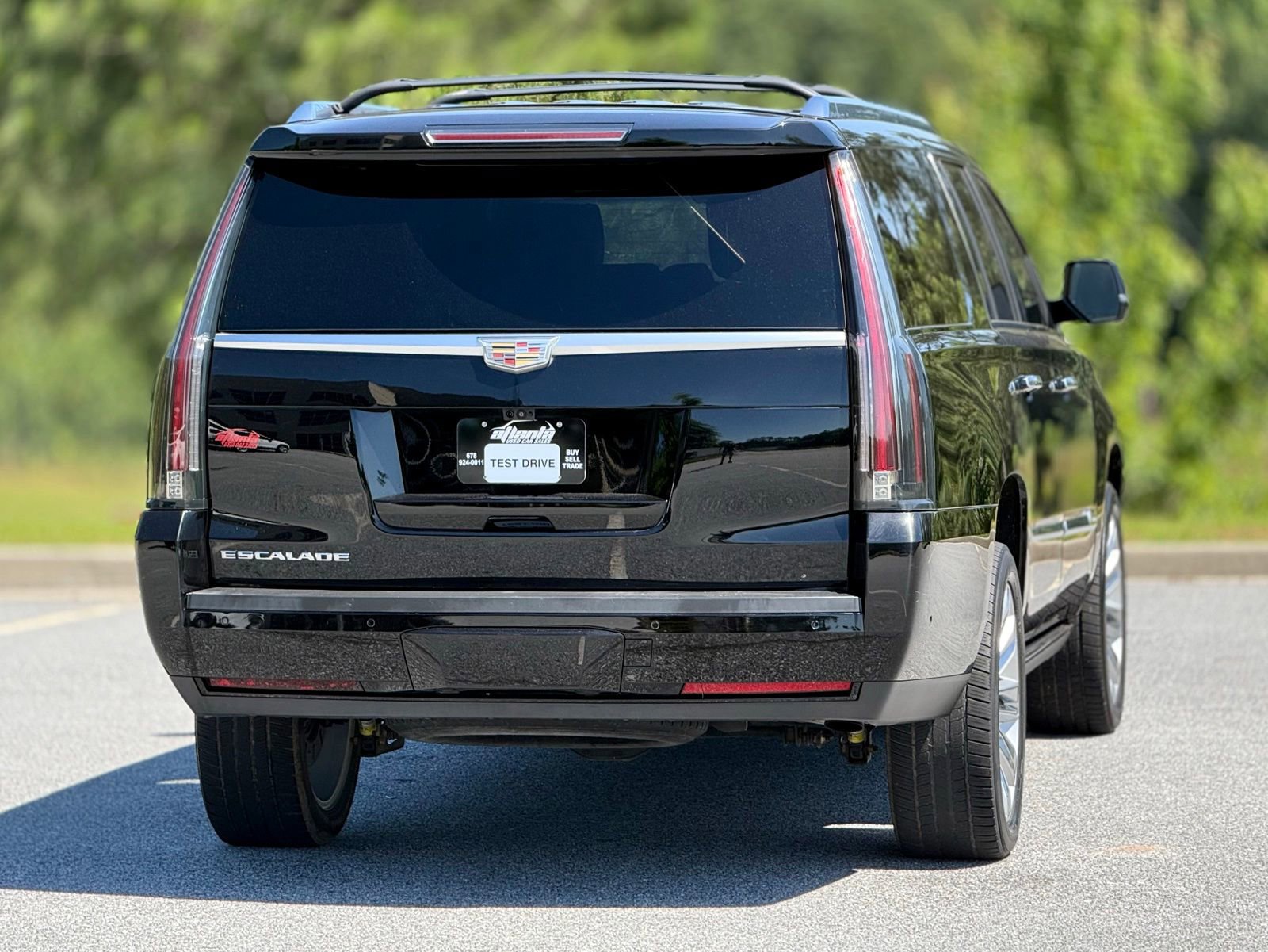 Used 2019 Cadillac Escalade ESV Platinum AWD/4WD image 7