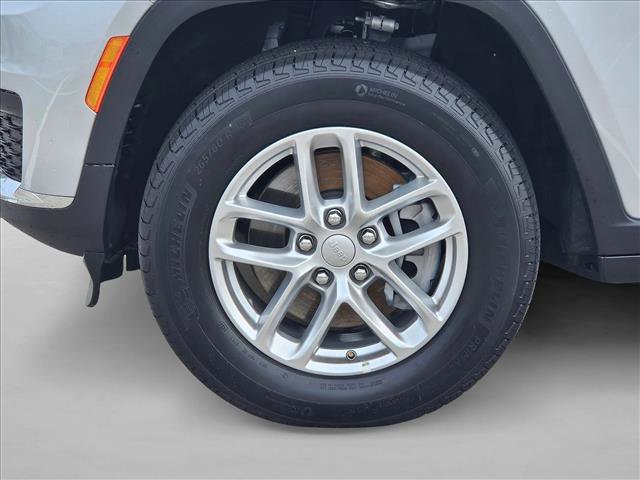 New 2025 Jeep Grand Cherokee L Laredo w/ Luxury Tech Group I image 17