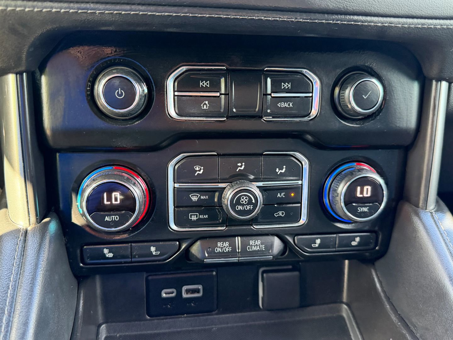 Used 2021 Chevrolet Tahoe Z71 image 25