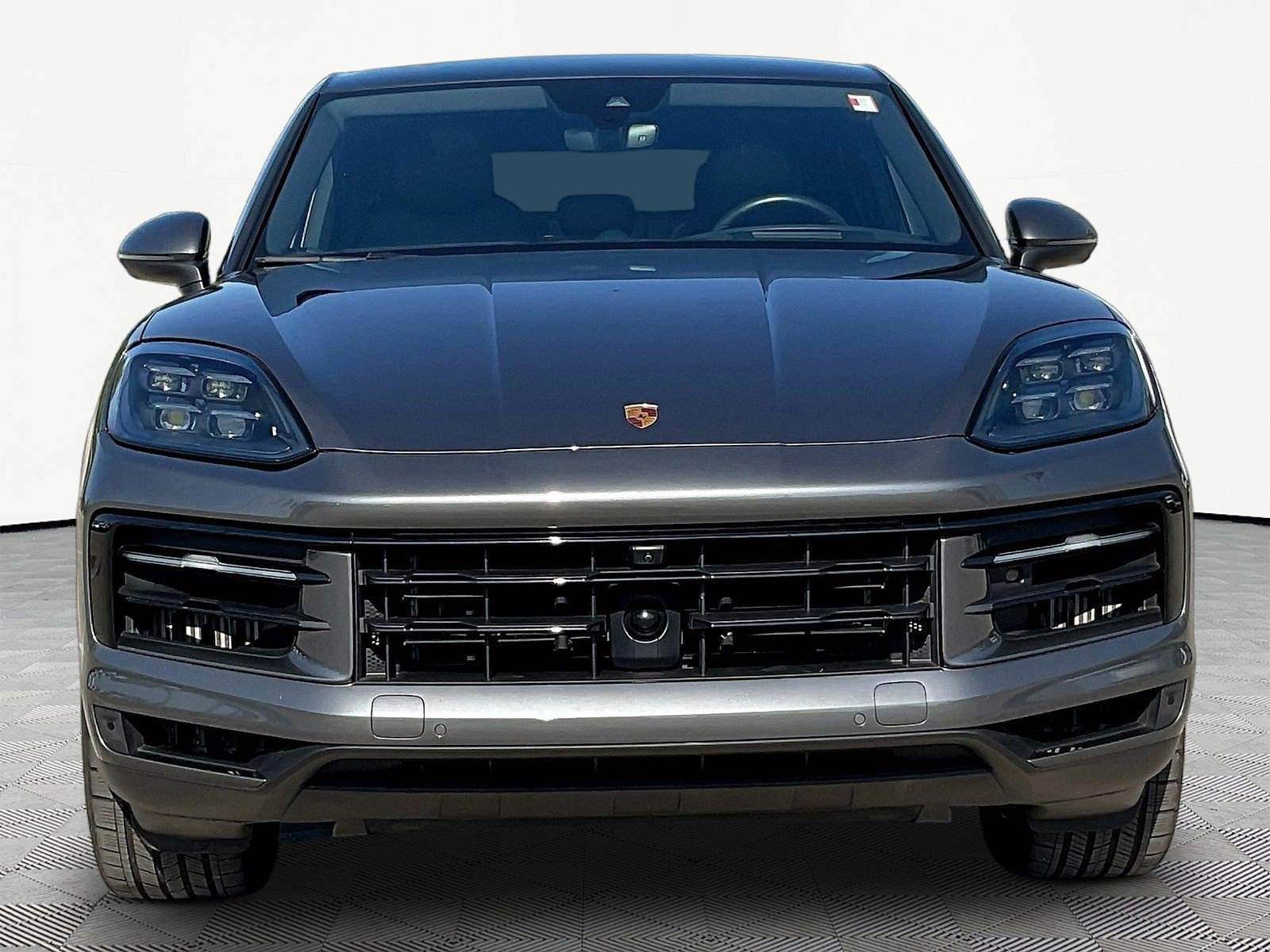 Used 2024 Porsche Cayenne S AWD/4WD image 2
