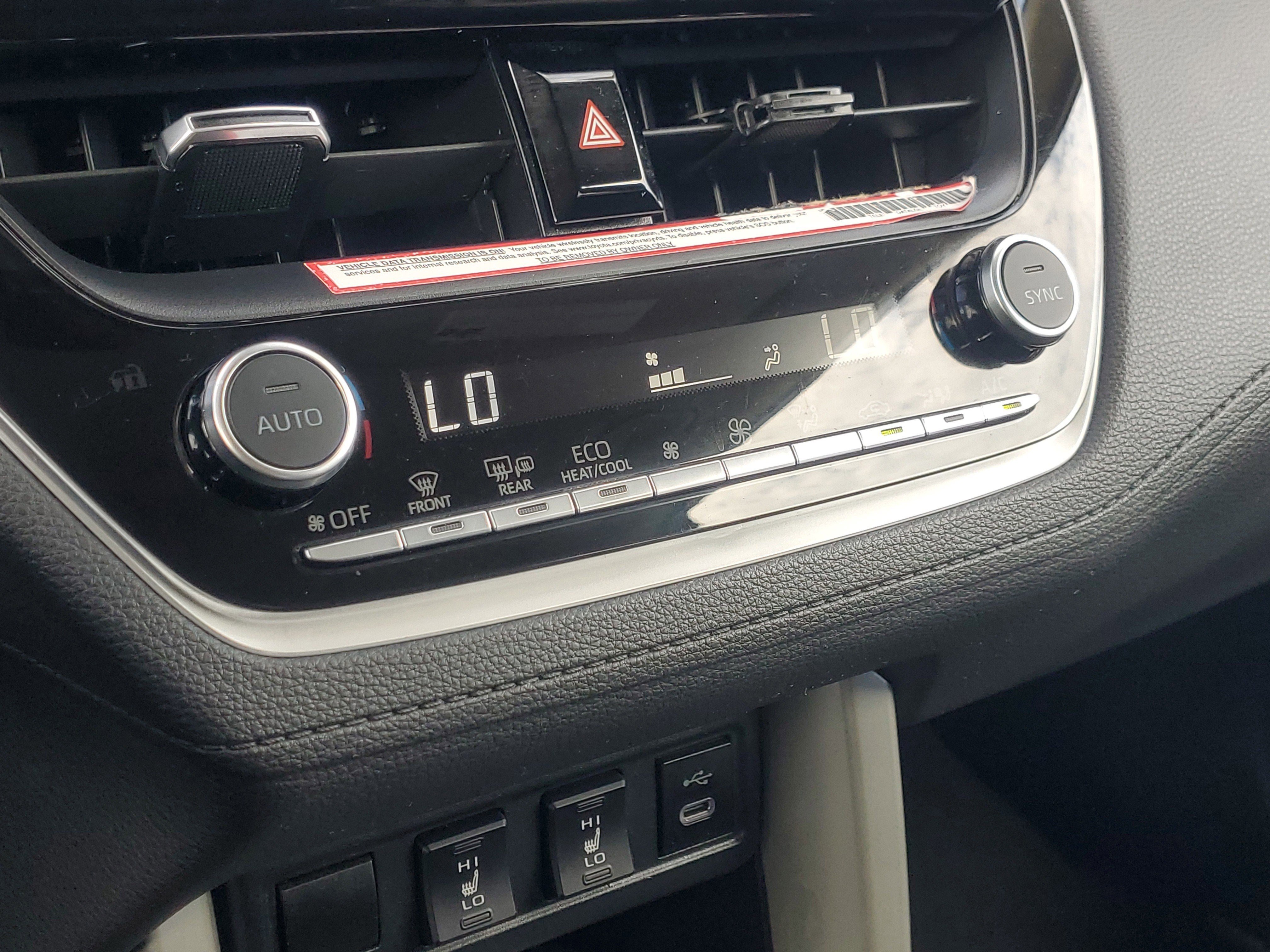 Used 2024 Toyota Corolla Cross XLE image 28