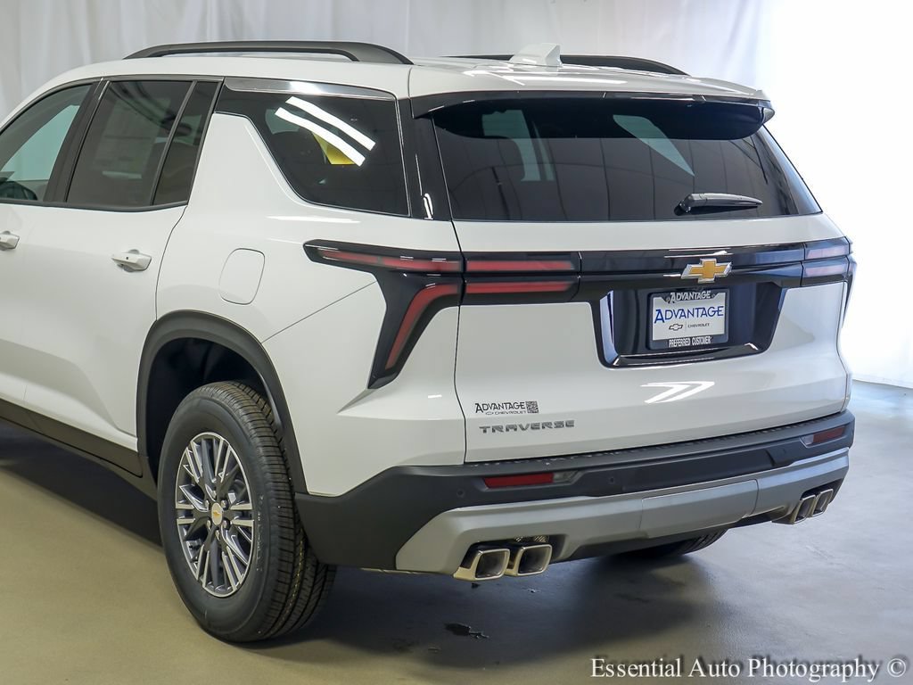 New 2026 Chevrolet Traverse LT w/ LPO, Floor Liner Package FWD image 7