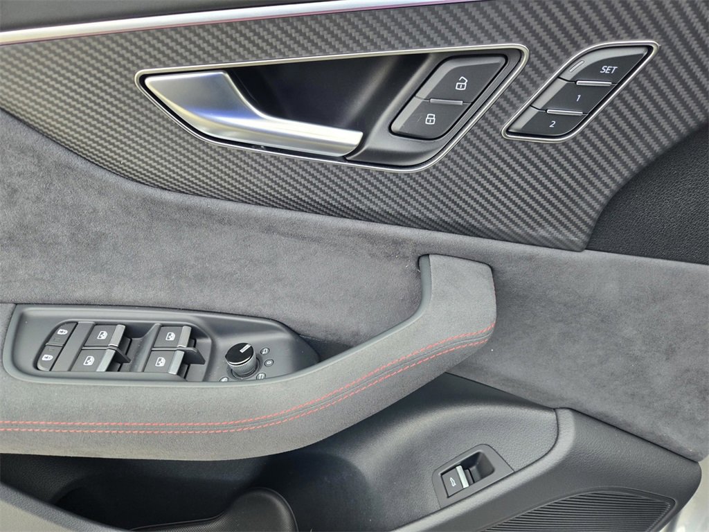 New 2025 Audi RS Q8 performance image 18