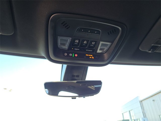 Used 2023 Chevrolet Traverse Premier w/ Redline Edition image 25