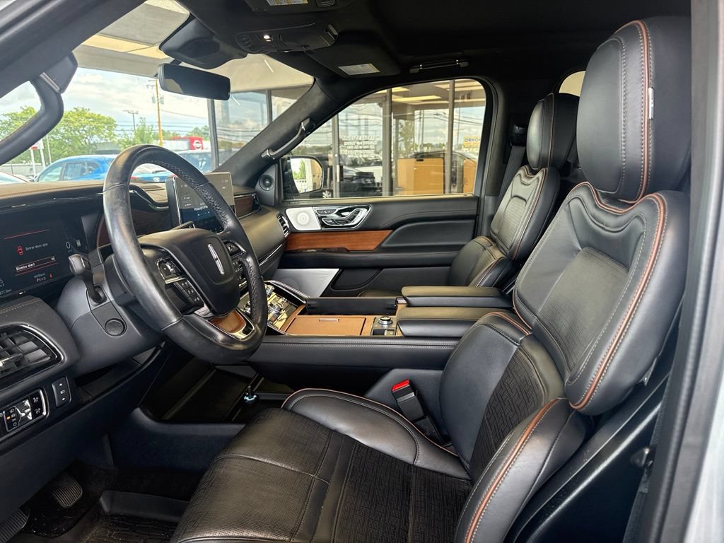 Used 2023 Lincoln Navigator Black Label AWD/4WD image 10