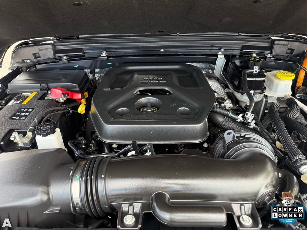 Used 2024 Jeep Wrangler Unlimited Sahara w/ Technology Group image 32