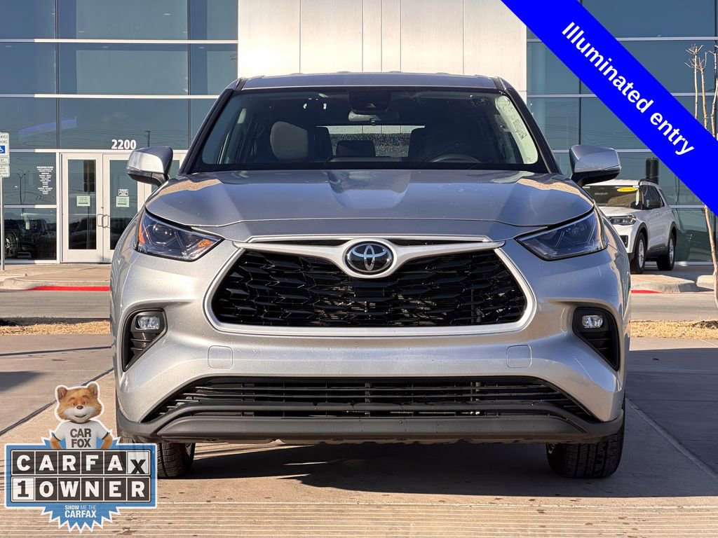 Used 2024 Toyota Highlander LE image 16