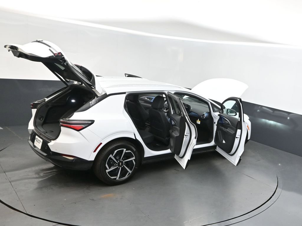 New 2025 Chevrolet Equinox EV LT FWD image 50