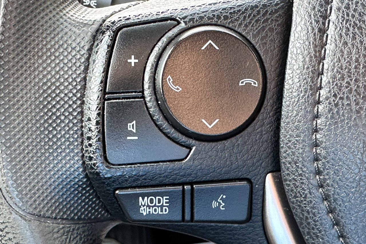 Used 2018 Toyota RAV4 LE w/ All Weather Liner Package image 20