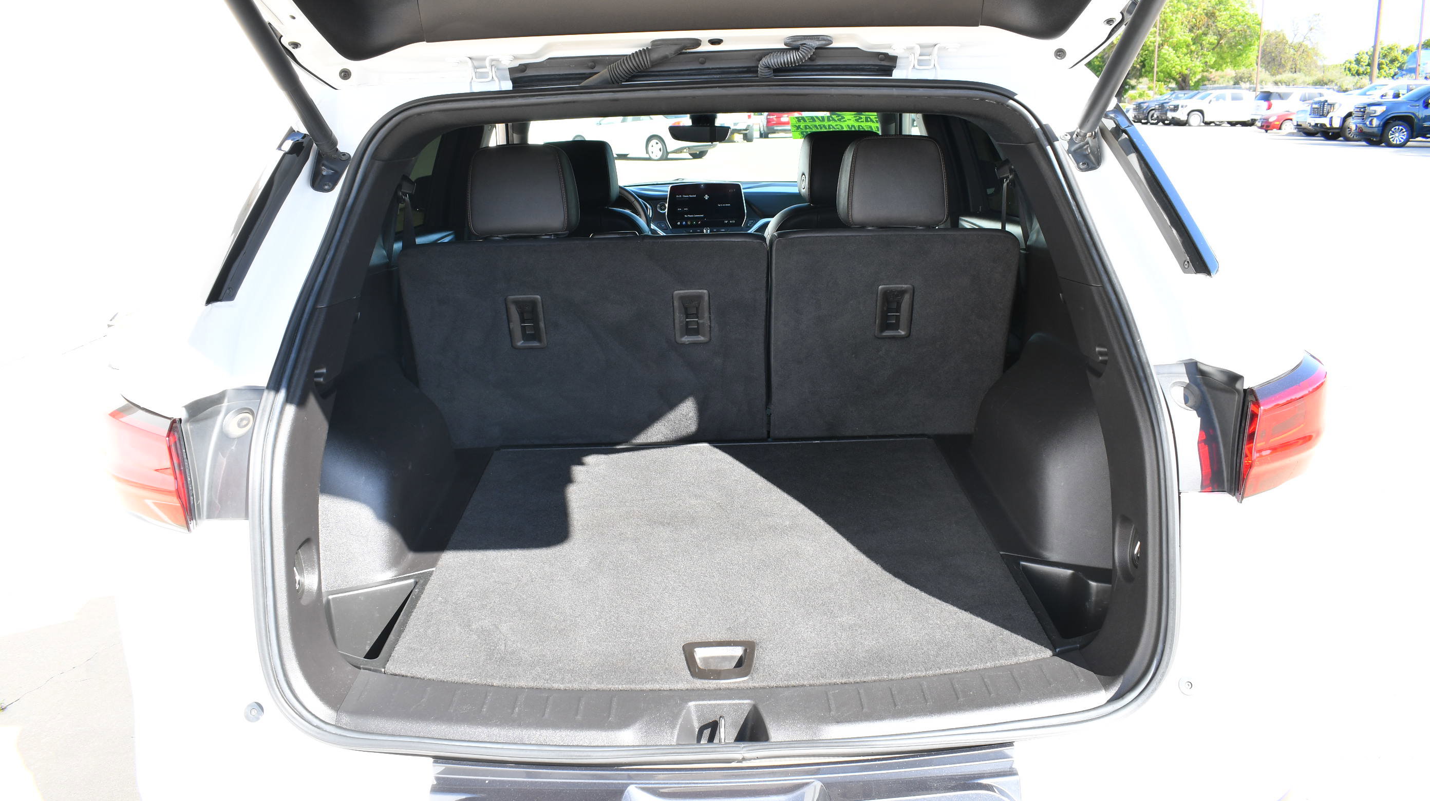 Used 2023 Chevrolet Blazer Premier w/ Driver Confidence II Package FWD image 8