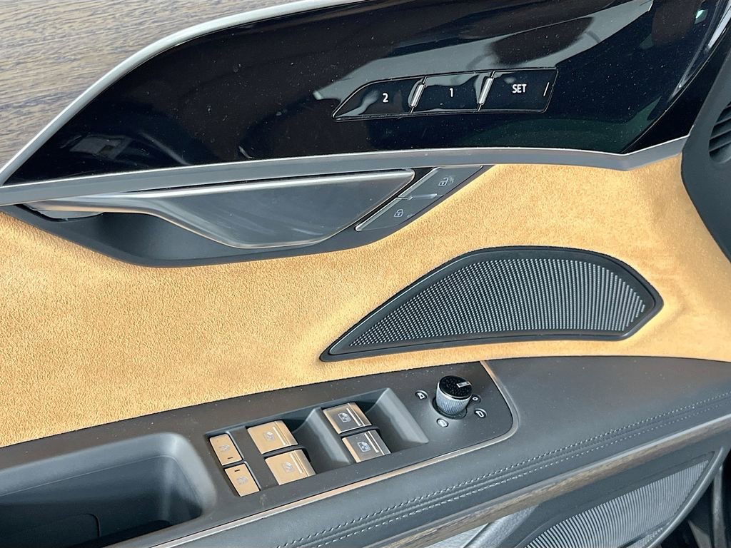 Used 2023 Audi A8 L 3.0T w/ Luxury Package image 27