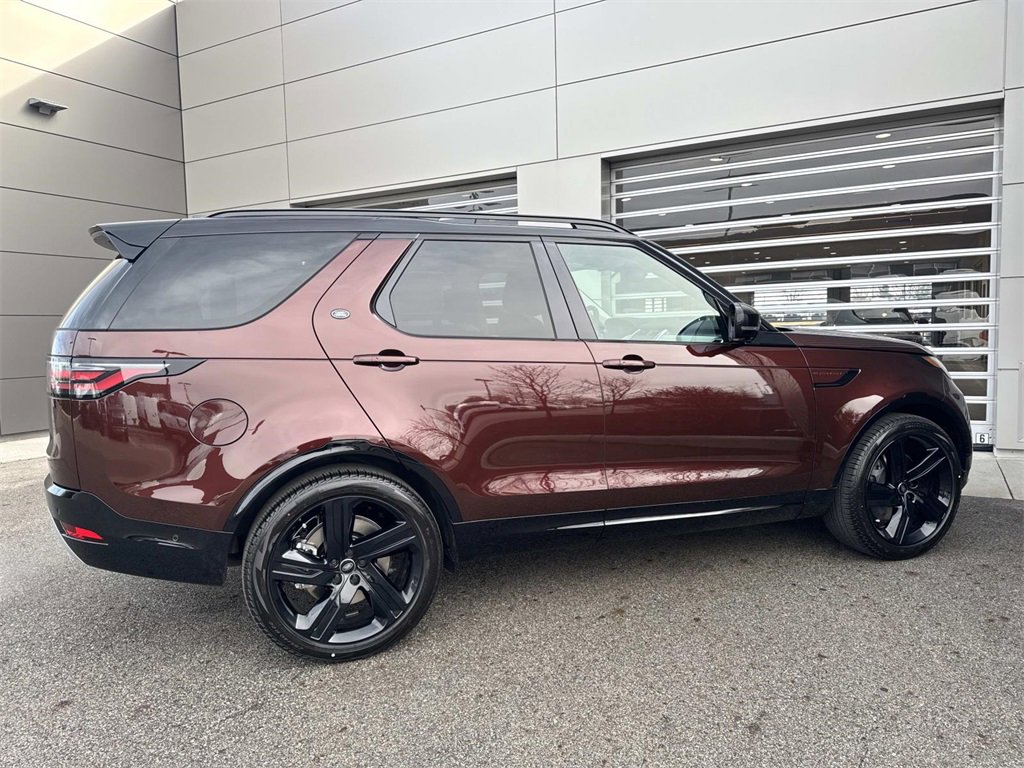 New 2026 Land Rover Discovery Limited Edition image 8