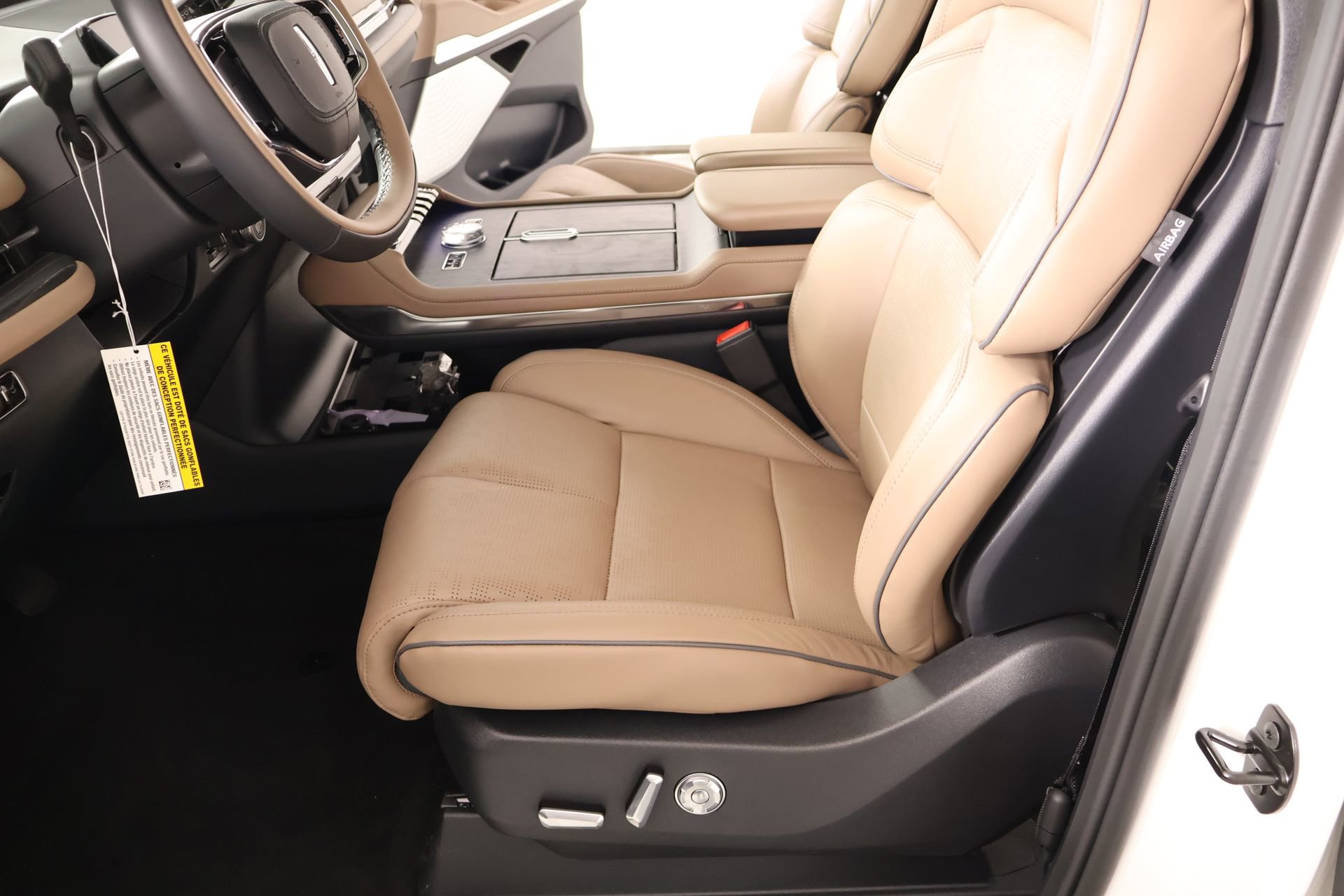 New 2026 Lincoln Navigator L Black Label AWD/4WD image 12