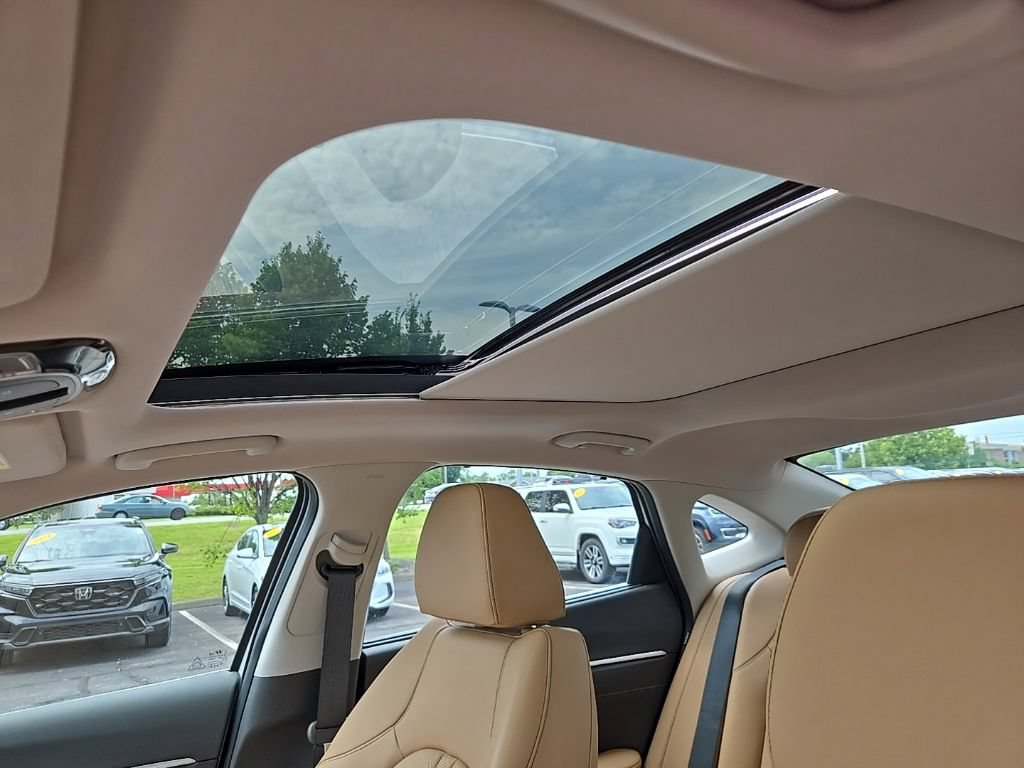 Certified 2025 Hyundai Sonata Limited FWD image 22