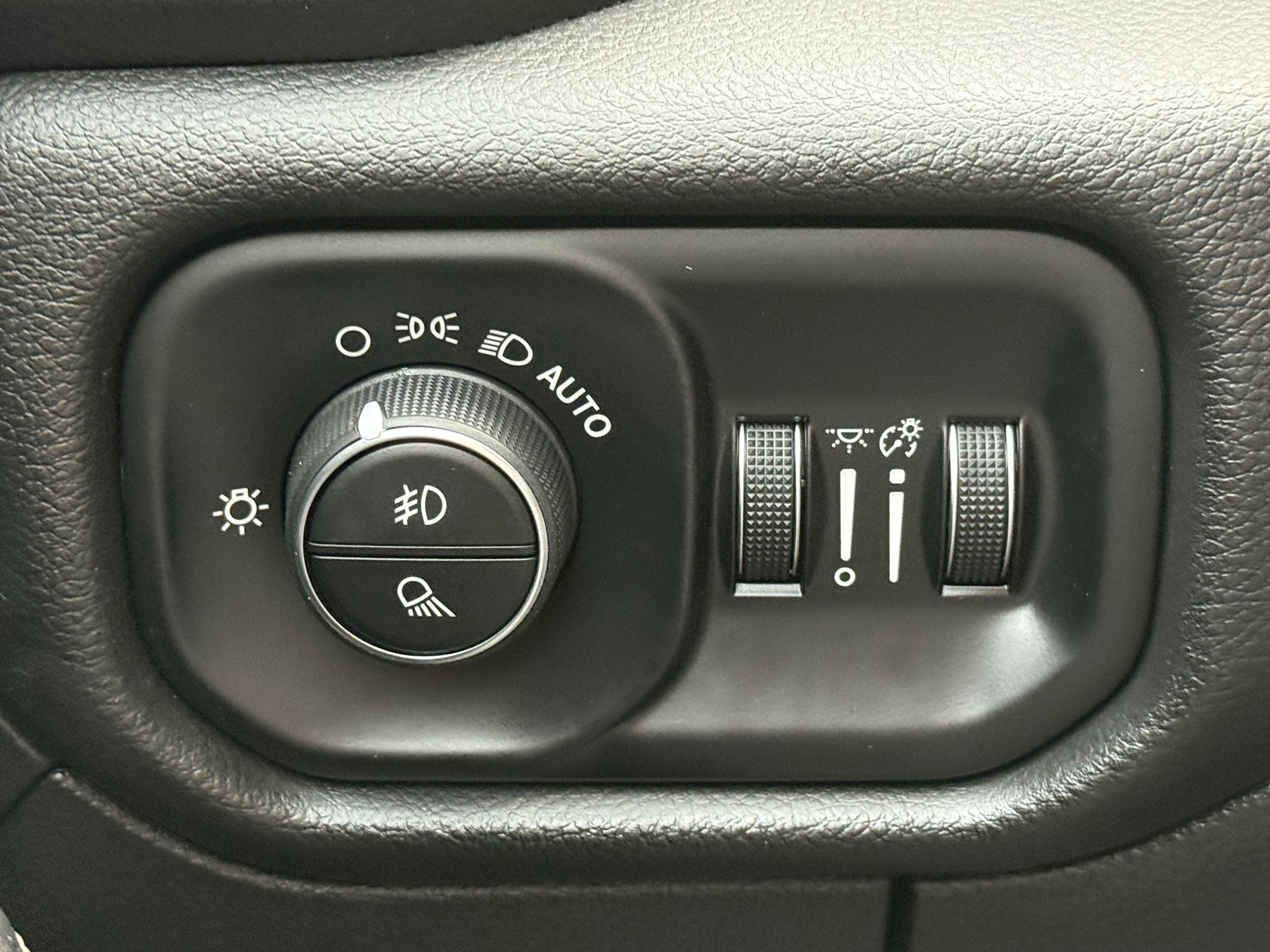 Used 2023 RAM 1500 Laramie image 24