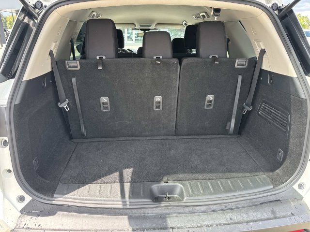 Used 2023 Nissan Pathfinder S FWD image 13
