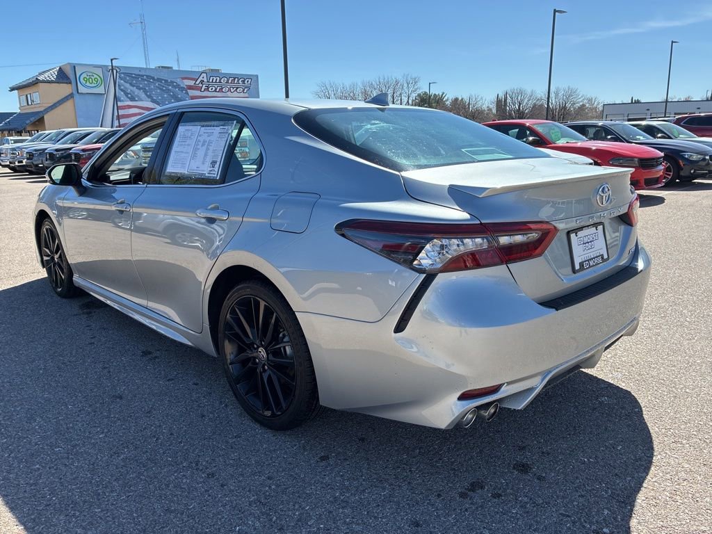 Used 2023 Toyota Camry XSE FWD image 3
