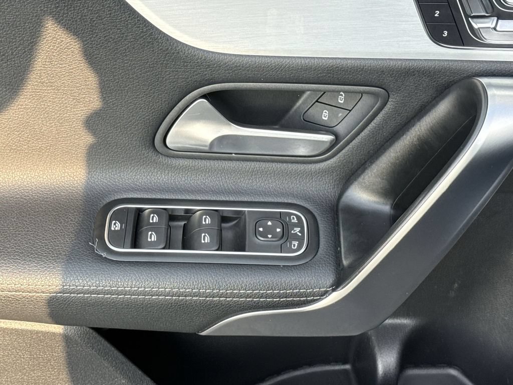 Used 2025 Mercedes-Benz CLA 250 image 15