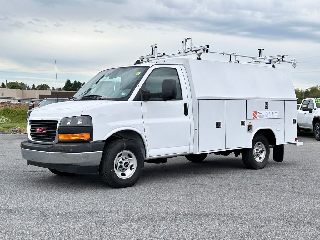 New 2025 GMC Savana 3500 w/ Power Convenience Package RWD video 2