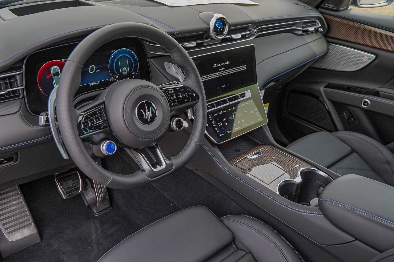 New 2026 Maserati Grecale Modena image 8