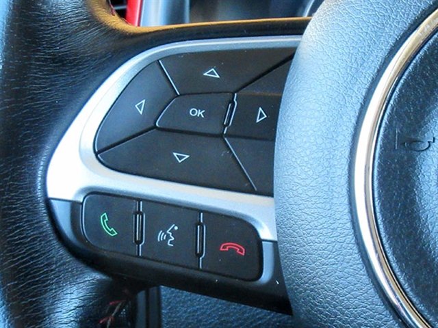 Used 2019 Jeep Renegade Trailhawk image 19