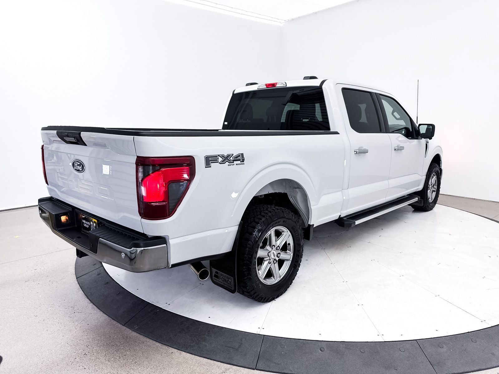 Used 2024 Ford F150 XLT w/ FX4 Off-Road Package AWD/4WD image 18