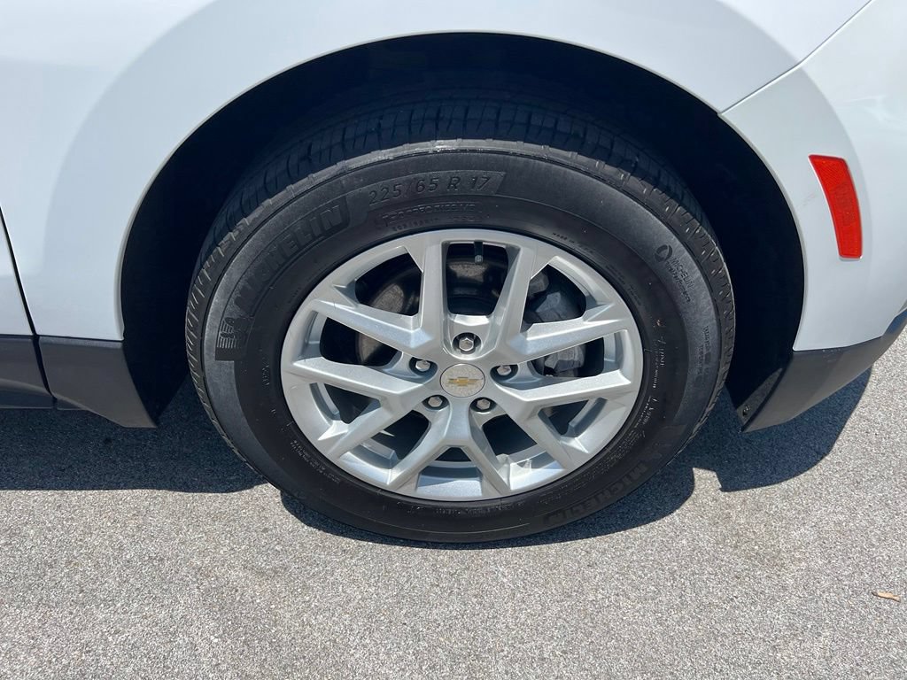 Used 2024 Chevrolet Equinox LT FWD image 12