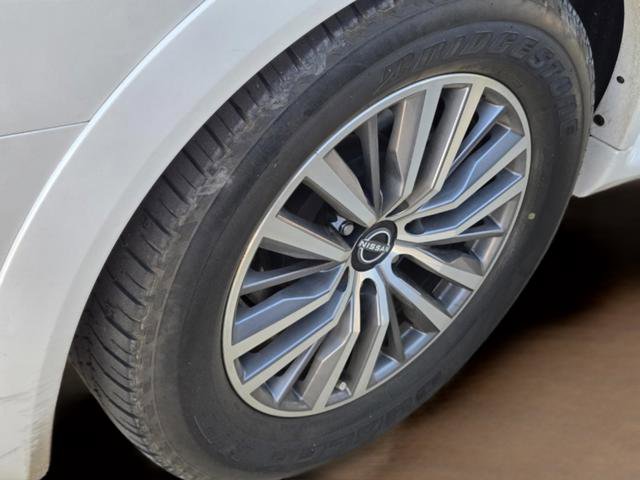 Used 2022 Nissan Armada SV w/ SV Appearance Package image 4