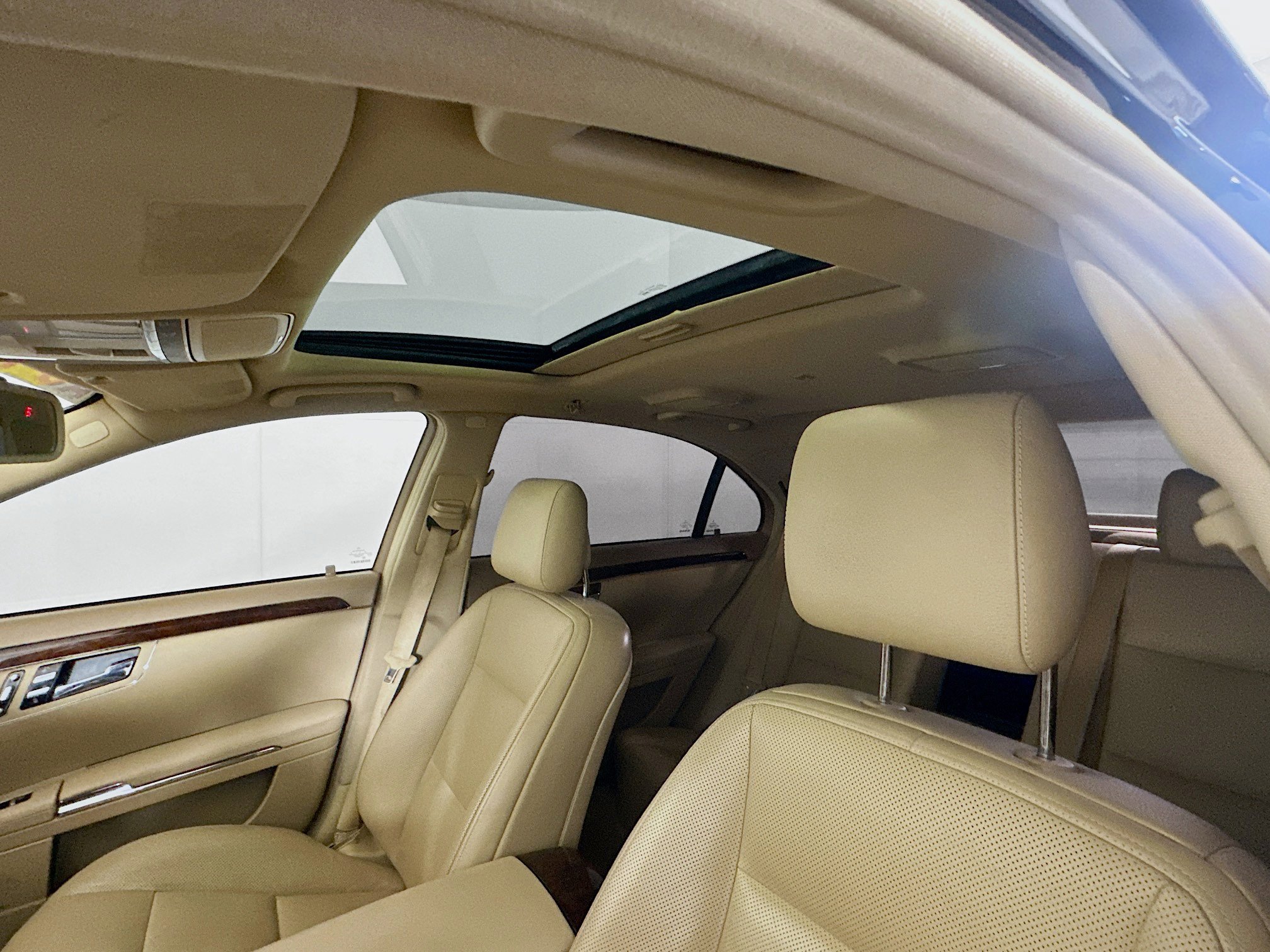 Used 2011 Mercedes-Benz S 550 4MATIC image 24