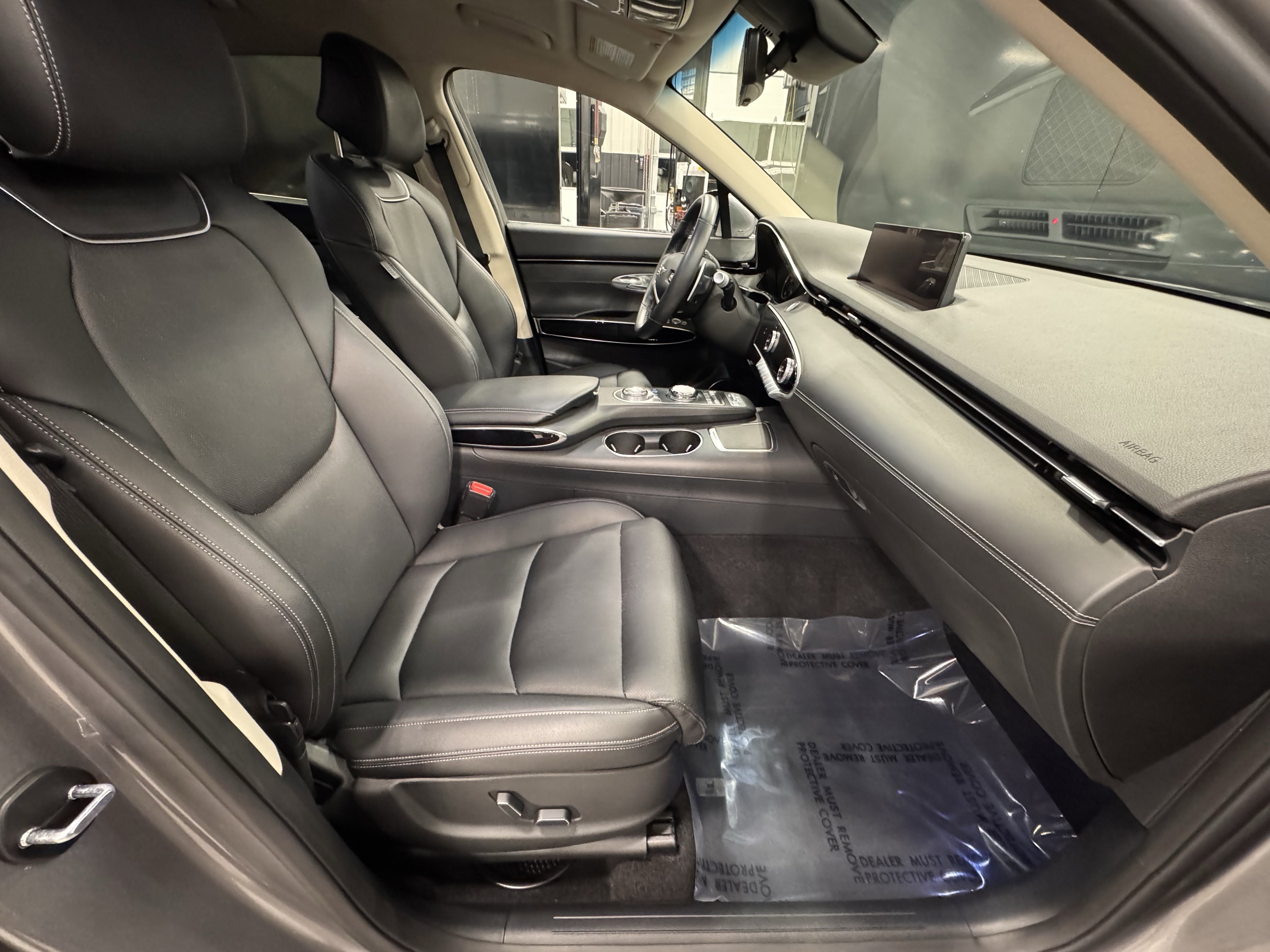 Used 2025 Genesis GV70 2.5T image 25