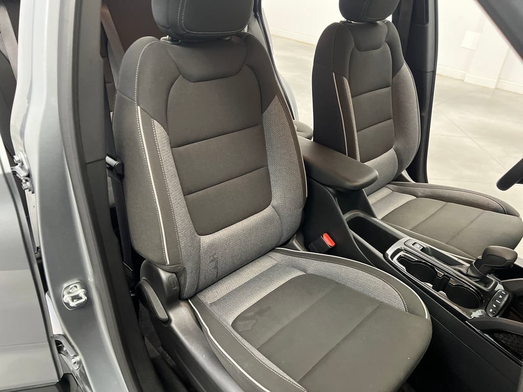 Used 2025 Chevrolet TrailBlazer LT AWD/4WD image 28