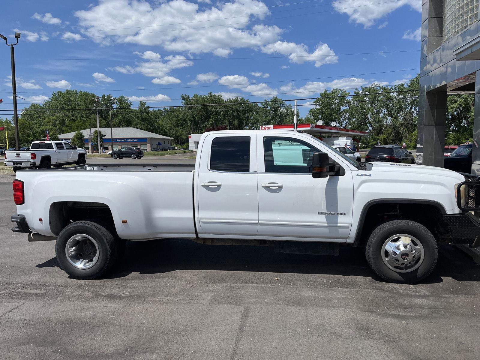 Used 2015 GMC Sierra 3500 SLE w/ SLE Preferred Package AWD/4WD image 13