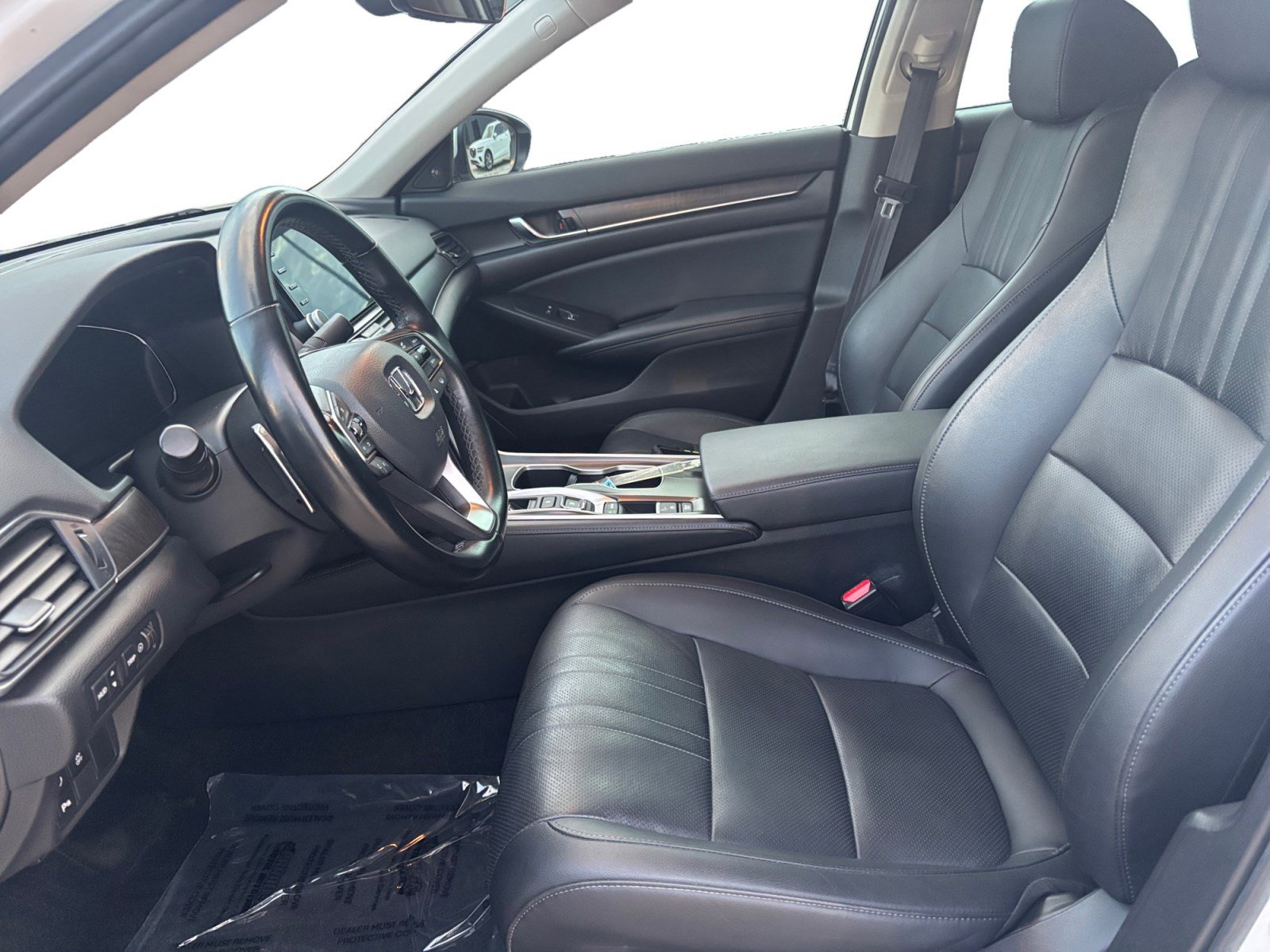 Used 2022 Honda Accord Touring image 9