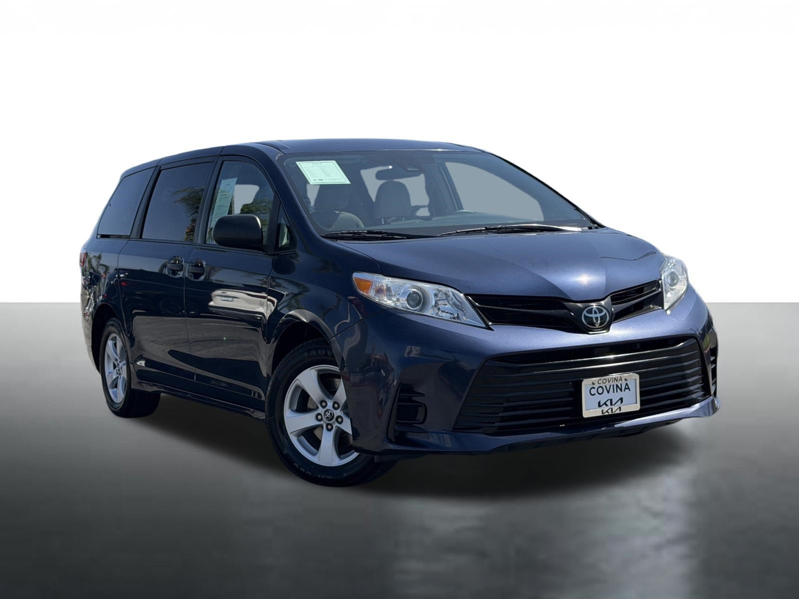 Used 2019 Toyota Sienna L FWD image 2