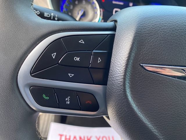 Used 2024 Chrysler Pacifica Touring-L image 34